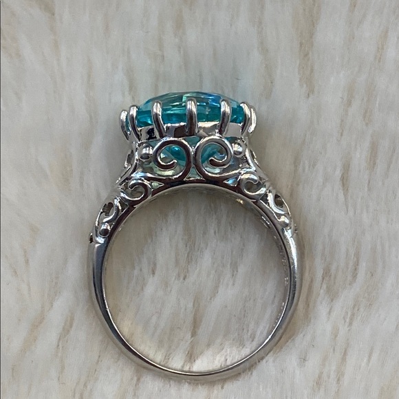Blue Zircon Ring - Picture 4 of 6